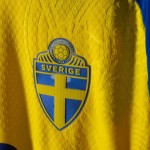 Donna Maglia Svezia 2026 Home Autentica Coppa del Mondo GYÖKERES #17