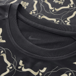 Maglia Pre-Partita 500º Anniversario England Lionesses Bambino – Nero Maglia Pre-Partita 500º Anniversario England Lionesses Bambino – Nero