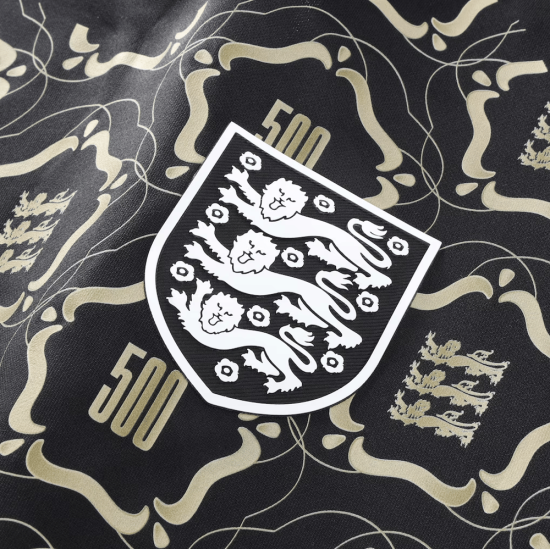 Maglia Pre-Partita 500º Anniversario England Lionesses Bambino – Nero Maglia Pre-Partita 500º Anniversario England Lionesses Bambino – Nero