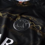 Bambino PSG 2025/26 Maglia Jordan Night Edition Maniche Lunghe Bambino PSG 2025/26 Maglia Jordan Night Edition Maniche Lunghe