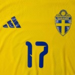 Donna Maglia Svezia 2026 Home Autentica Coppa del Mondo GYÖKERES #17