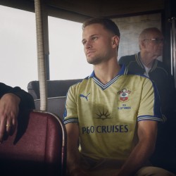 Uomo Southampton stagione 2025/26 50º anniversario maglia
