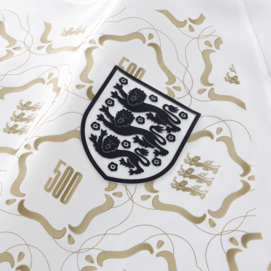 Maglia Pre-Partita 500º Anniversario England Lionesses Bambino – Bianco Maglia Pre-Partita 500º Anniversario England Lionesses Bambino – Bianco