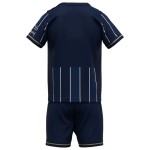 Kit home Millwall 2026/27 da bambino Kit home Millwall 2026/27 da bambino