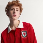 Uomo Galles 2025/26 Maglia Manica Lunga 150° Anniversario Uomo Galles 2025/26 Maglia Manica Lunga 150° Anniversario