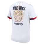 Maglia Away PSG Uomo 2025/26 - Campioni d'Europa 2026 Maglia Away PSG Uomo 2025/26 - Campioni d'Europa 2026