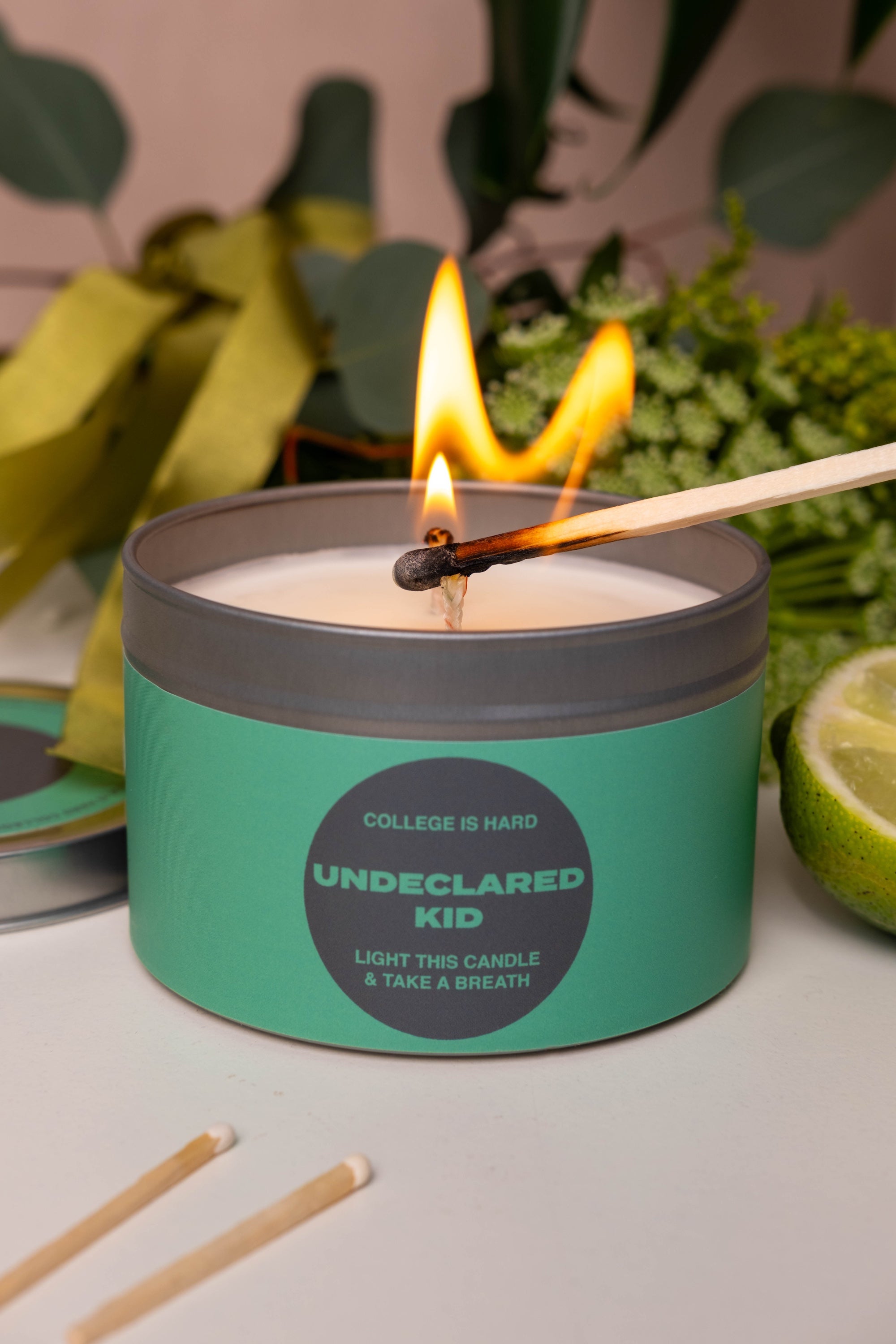 Non dichiarato con agrumi frizzanti, bacche di acai, verdure rigogliose